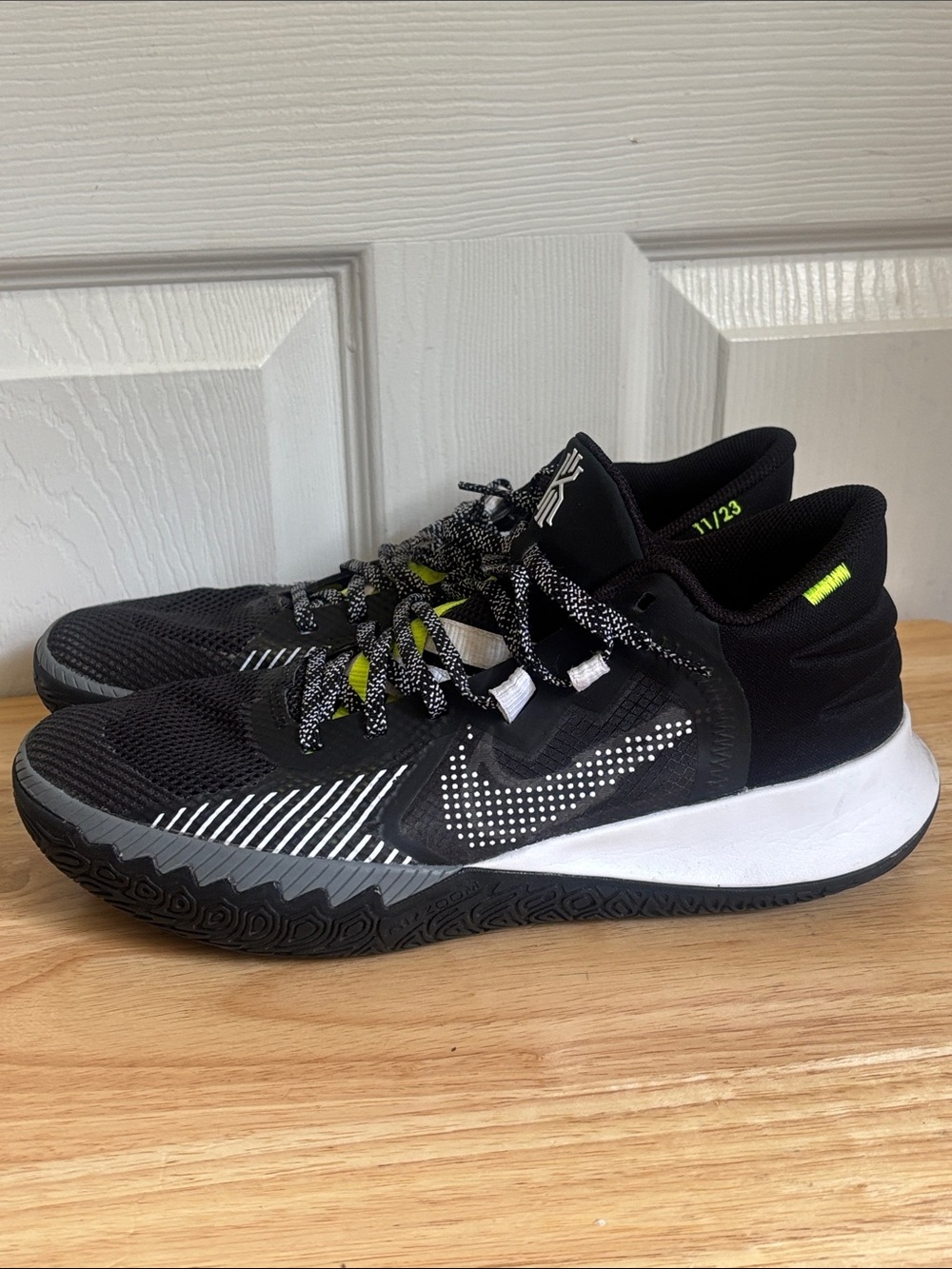 Nike Kyrie Flytrap 5 Black Cool Grey Basketball Sneakers Size 9.5 Style:CZ4100-0